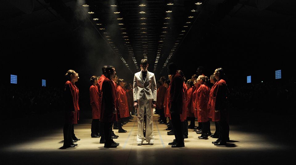 Chorale lors du défilé Kenzo